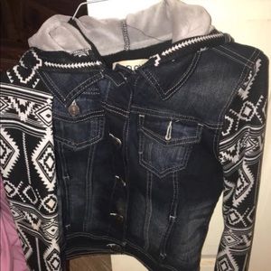 Nice jean jacket never worn! Fits like a small!